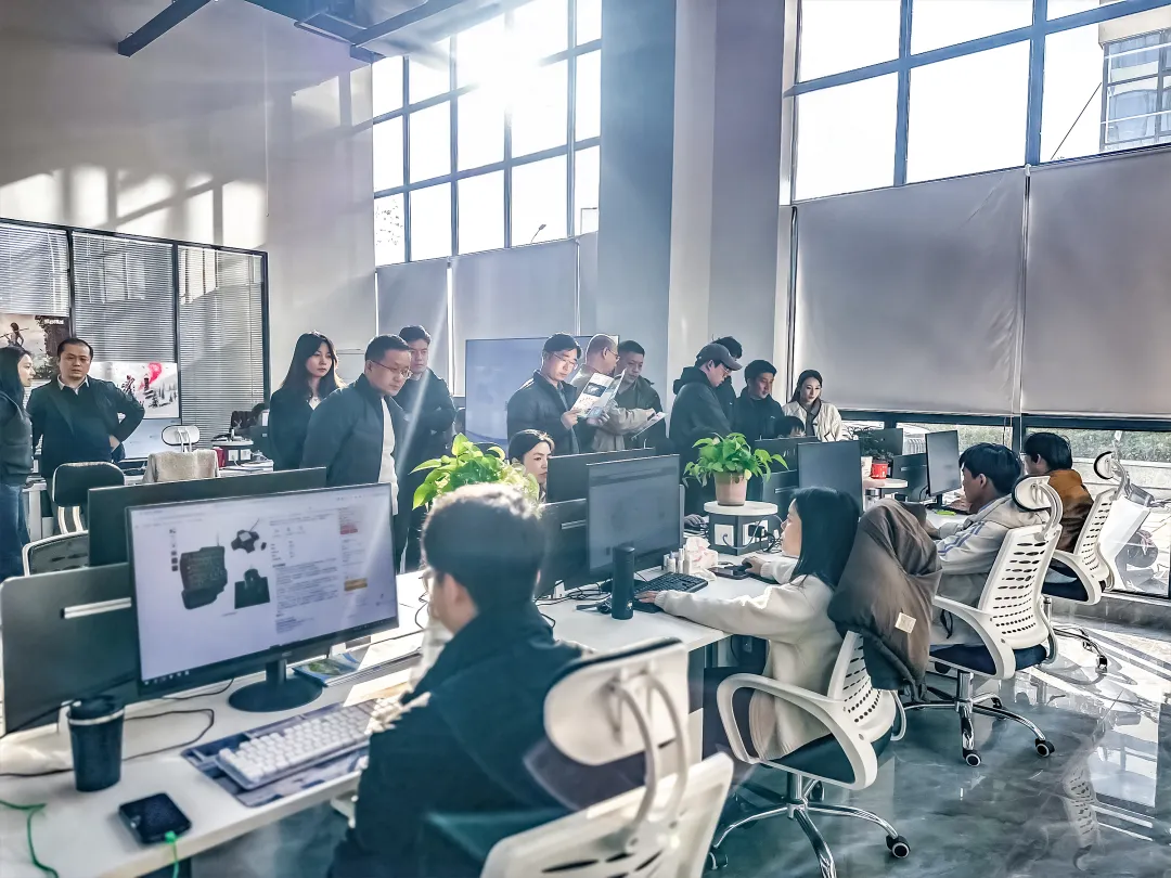 【项目动态】安康学院电子信息与工程学院赴秦巴数字港参观调研 深化产教融合 推动校企协同-山河汇联合创新平台